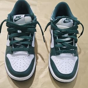 Nike Dunk Low "Michigan State"  (Youth).